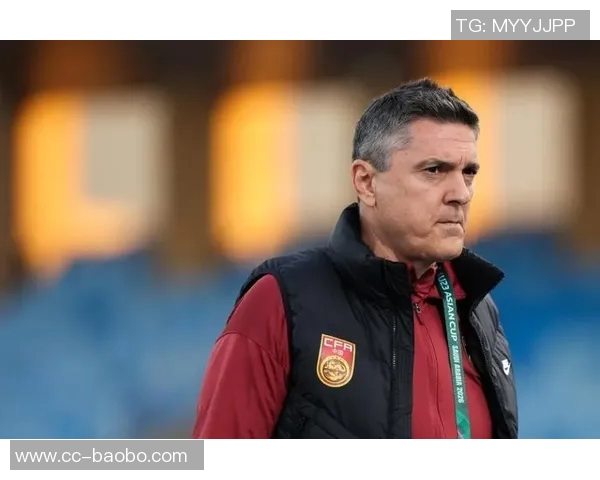 彭啸解围失误送角球U23伊拉克抓住机会反击战机再现